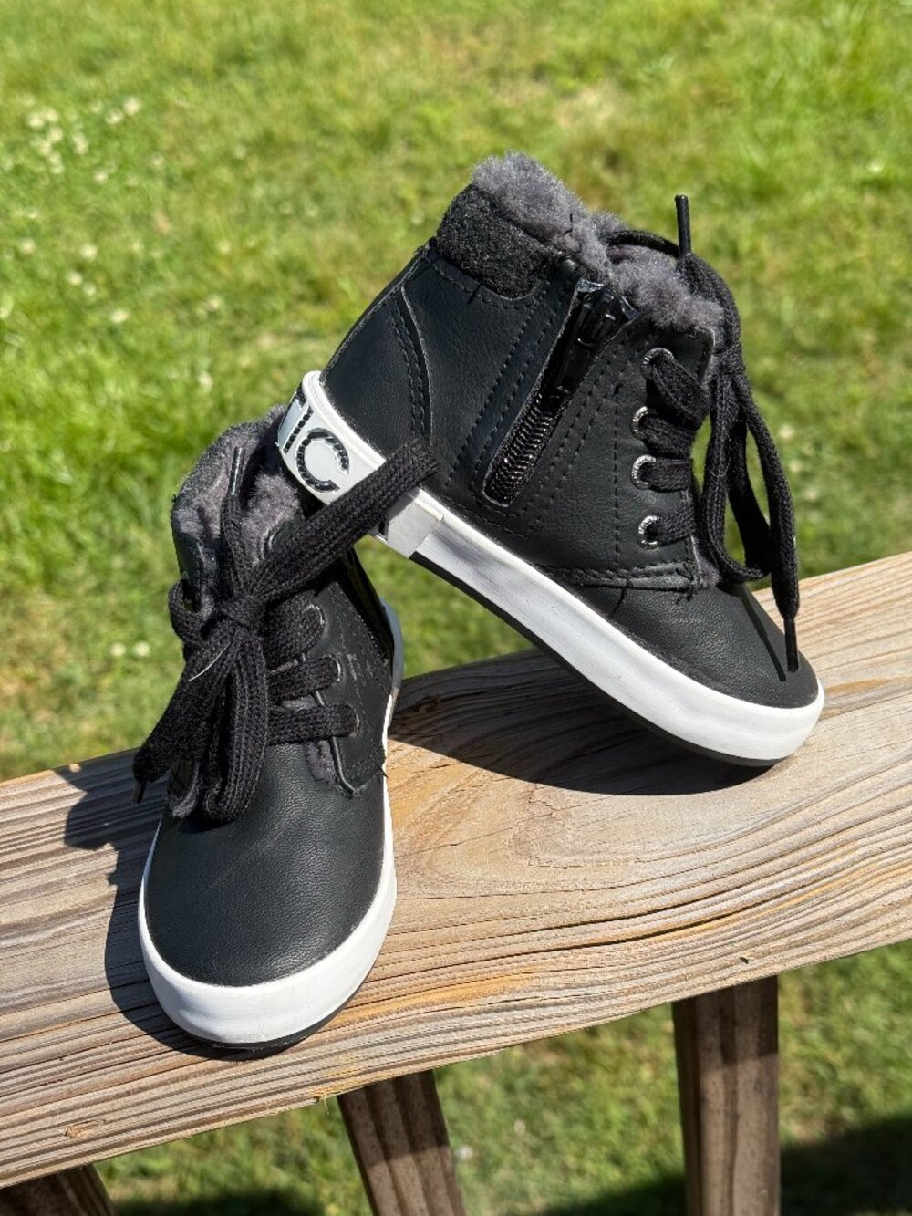 Nautica Toddler Faux Fur High Top Sneakers Y2K Streetwear Black sz 8 3492
